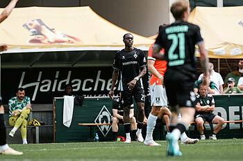 Dikeni Salifou im Trikot 