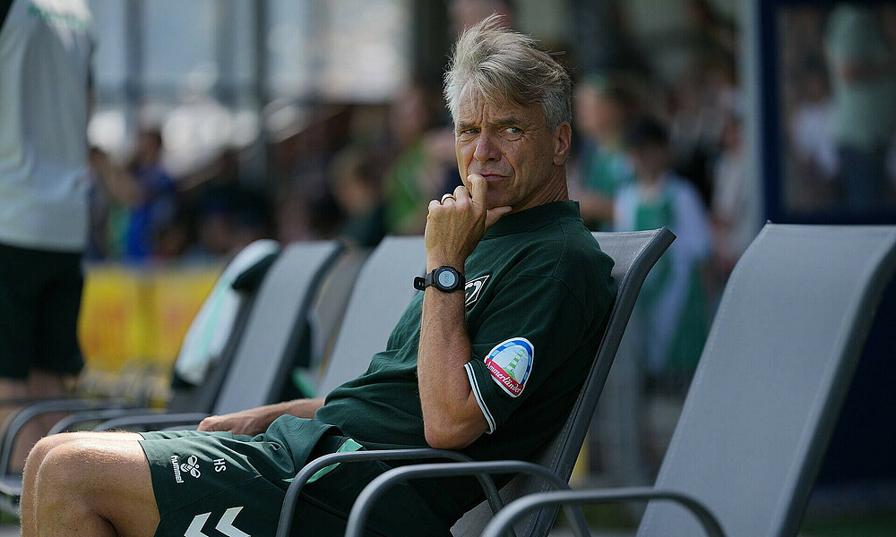 Horst Steffen auf der Bank.