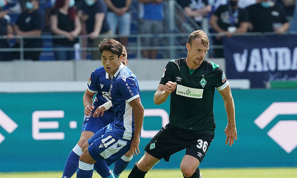 Christian Groß als Spielführer gegen den Karlsruher SC