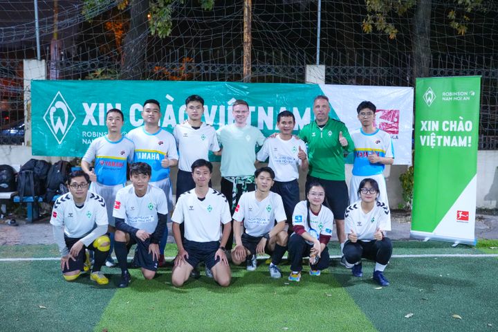 Das Mannschaftsbild einer vietnamesischen Mannschaft.