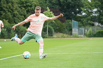 Mitchell Weiser im neuen Trikot Away