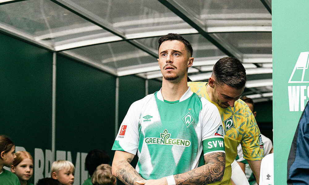 Marco Friedl vor einem Spiel des SVW.