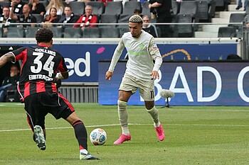 Njinmah vor seinem Torabschluss.