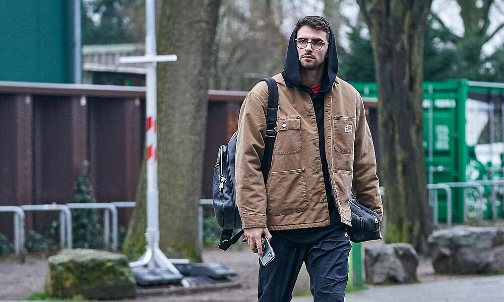 Stefanos Kapino auf dem Weg zum Training.
