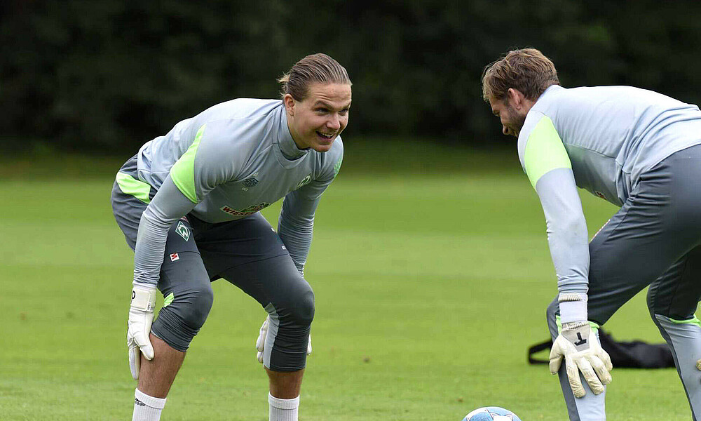 null Luca Plogmann im Training mit Werders U23.