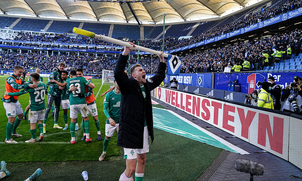 null Doppel-Torschütze Marvin Ducksch feiert den Derbysieg