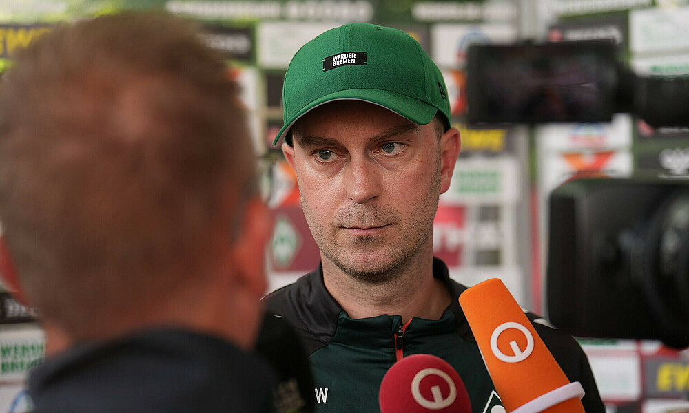 null Ole Werner im Gespräch mit den Journalist*innen.