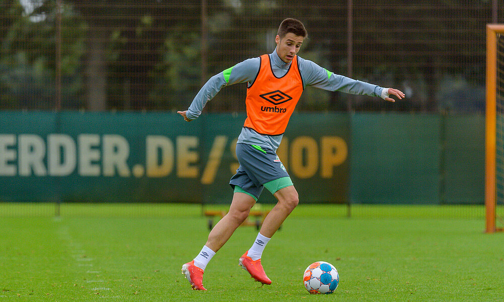 Ilia Gruev auf dem Trainingsgelände des SVW.