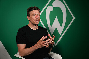 Clemens Fritz im Studio von WERDER.TV.