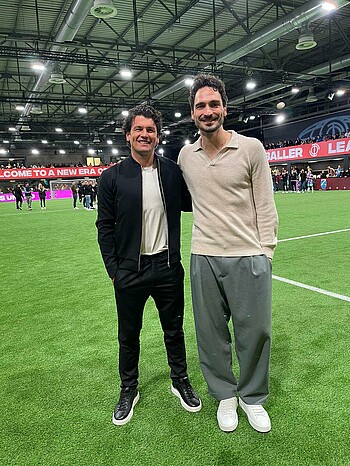 null Nelson Valdez mit Mats Hummels.