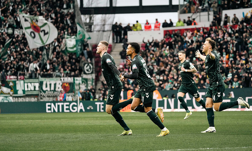 Marvin Ducksch jubelt nach seine, 1:0-Treffer gegen den 1. FSV Mainz 05.