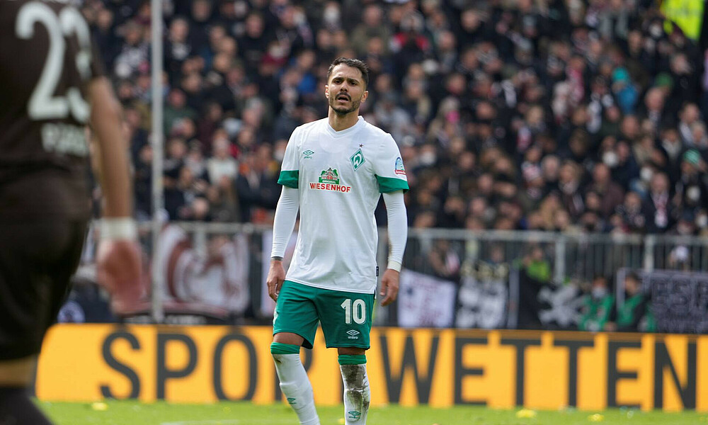 Werder-Spieler Leo Bittencourt im Spiel auf St.Pauli.