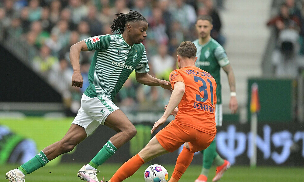 null Alvero im Zweikampf