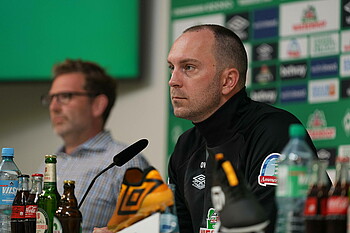 Cheftrainer Ole Werner bei der Medienrunde.
