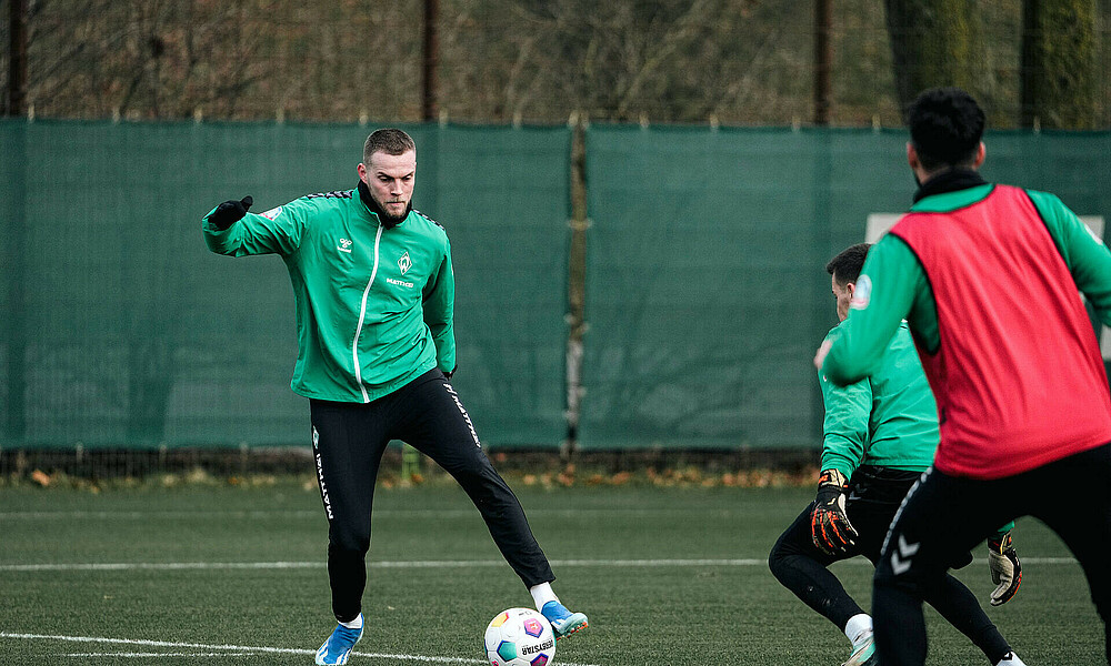 null Marvin Ducksch am Ball