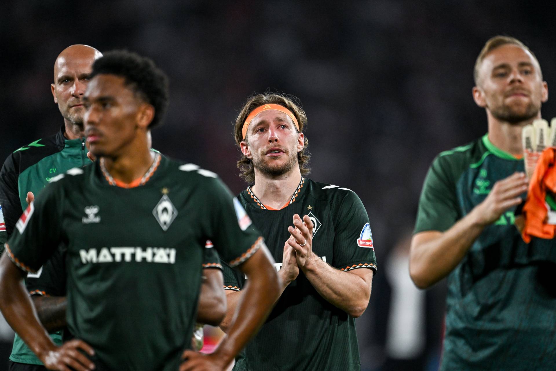 Mitchell Weiser mit Tränen in den Augen.