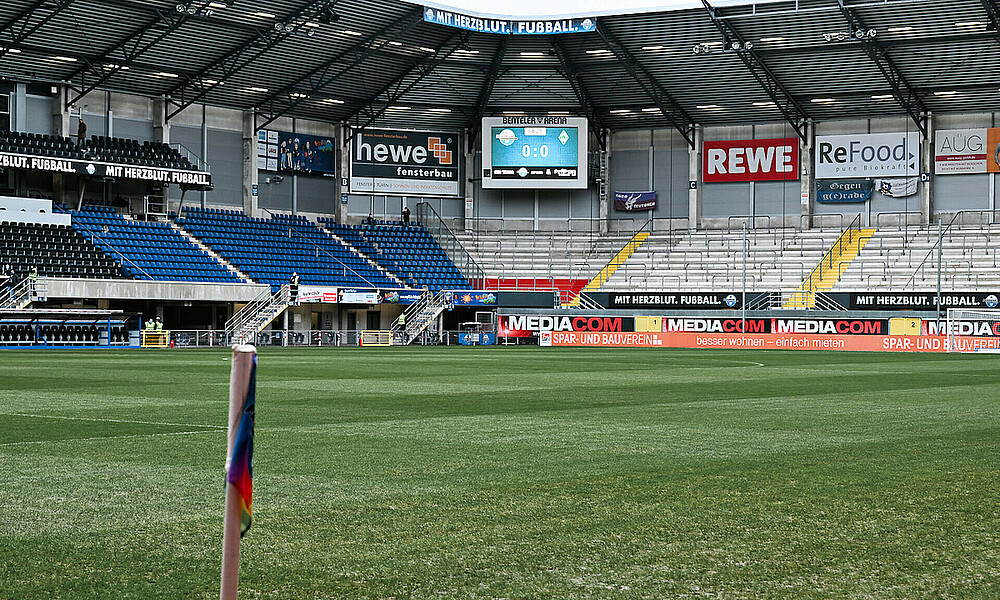 null Das Stadioninnere der Home-Deluxe-Arena in Paderborn.