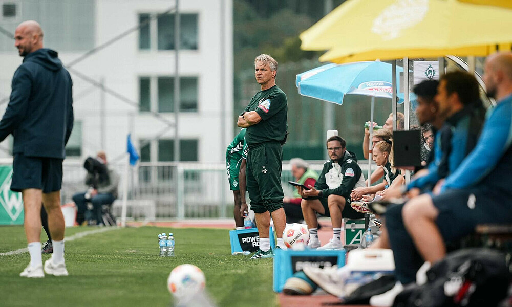 Horst Steffen am Seitenrand. 