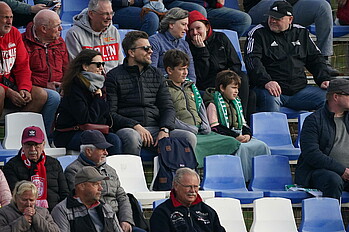 Familie Henkel auf der Tribüne in Murcia. 