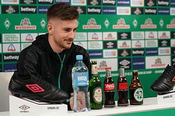 null Werder Bremen Spieler Romano Schmid.