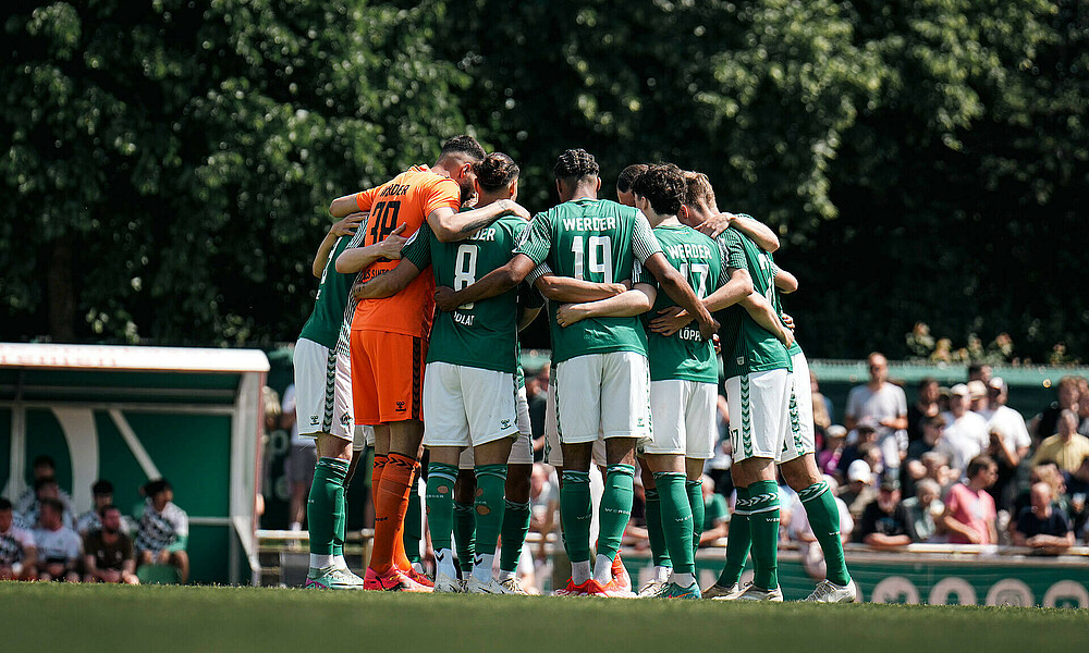 Der Mannschaftskreis vor dem Spiel gegen Altona 93.