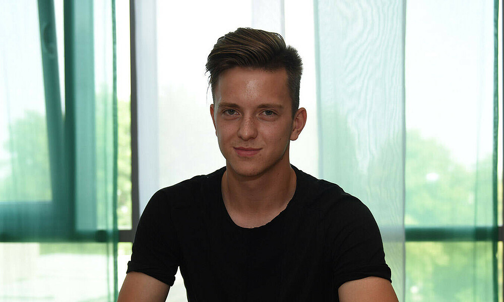 null Jannes Vollert bleibt weiterhin beim Halleschen FC .