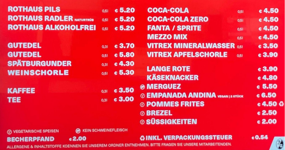 Abgebildet ist die Preisliste der Speisen und Getränke im Europa-Park-Stadion.