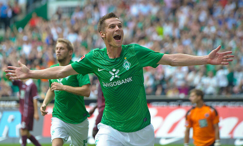 null Markus Rosenberg jubelt über ein Tor im Werder-Trikot