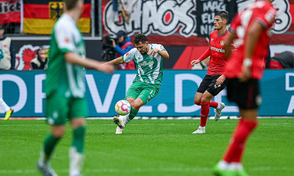 null Milos Veljkovic schießt.