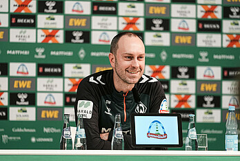 Ole Werner auf dem PK-Podium. 