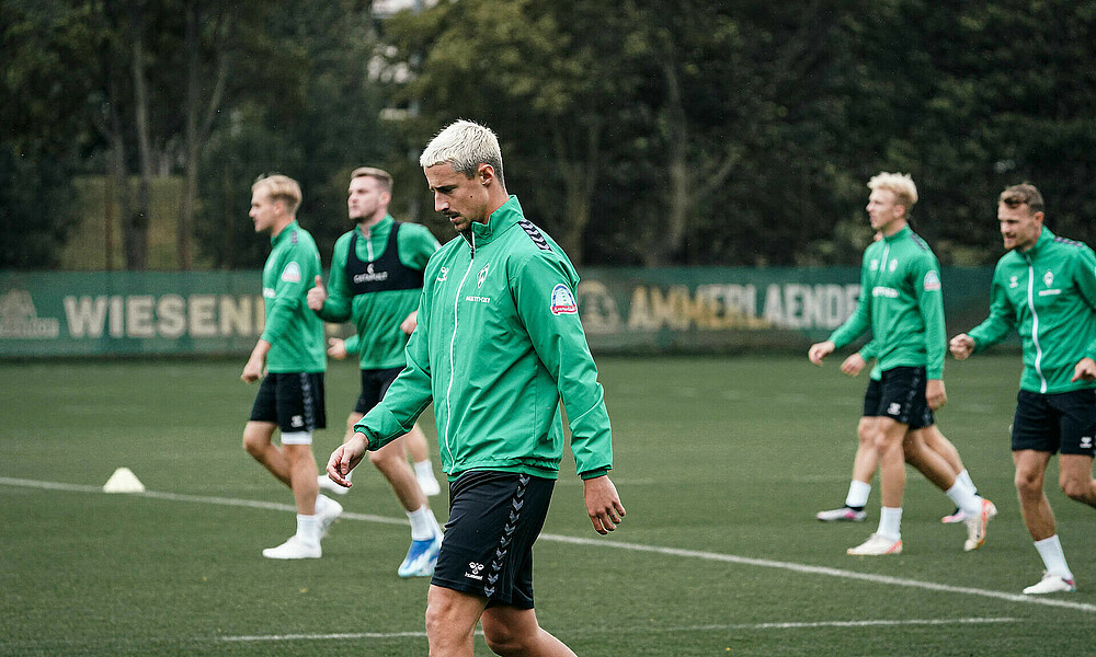 null Marco Friedl im Training.