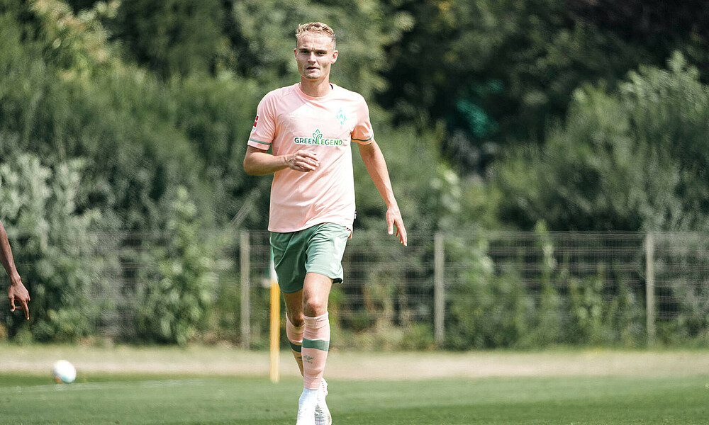 null Amos Pieper während des Testspiels gegen Groningen