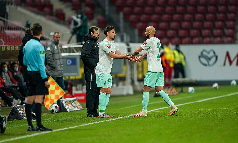 null Milos Veljkovic wird gegen Mainz für Ömer Toprak eingewechselt