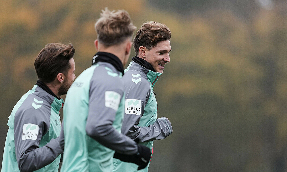 null Niklas Stark auf dem Trainingsplatz.