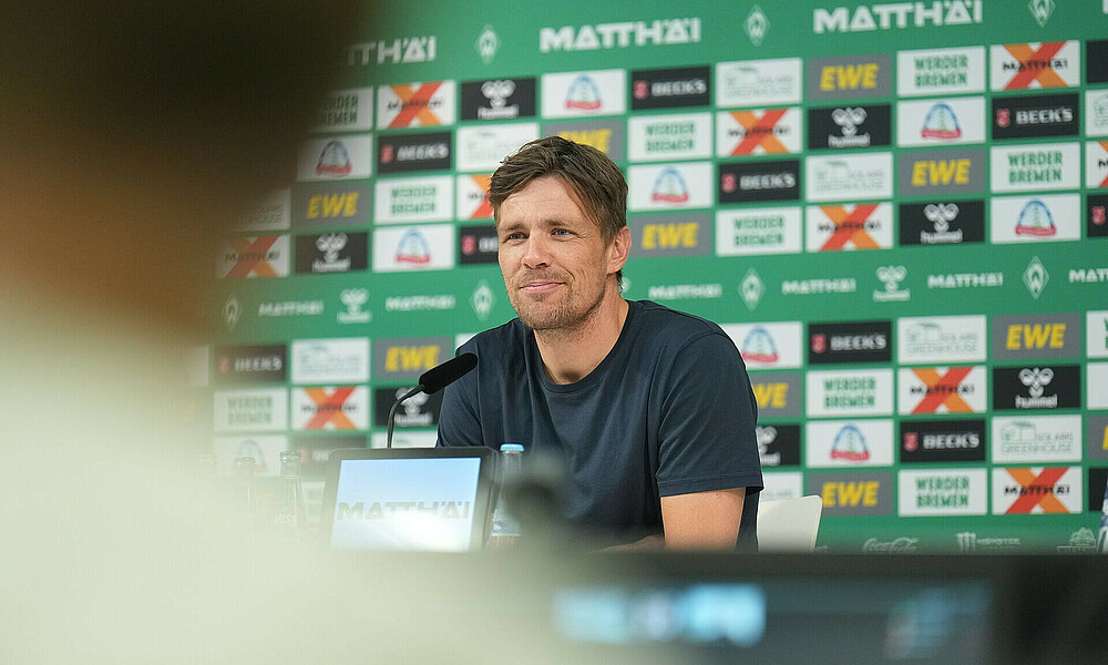 Clemens Fritz bei der Pressekonferenz. 