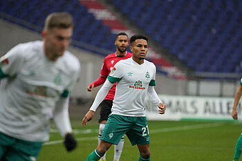 Im letzten Spiel vor Weihnachten trugen Agu und Co. die Tannenbaumraute