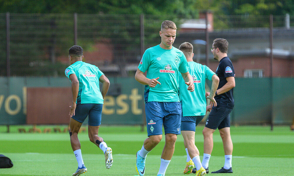 null Niklas Schmidt läuft im Training.