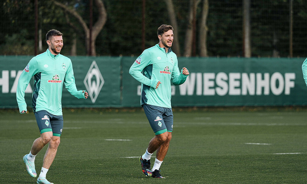 null Mitchell Weiser & Niklas Stark auf dem Trainingsplatz.