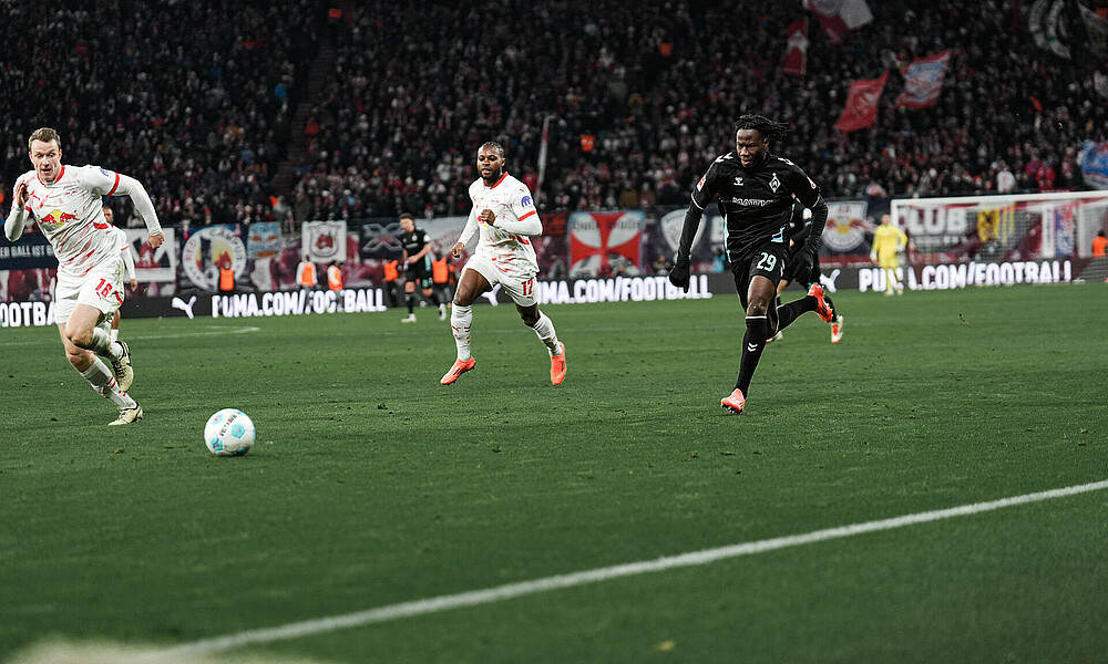 Kaboré im Kampf um den Ball. 