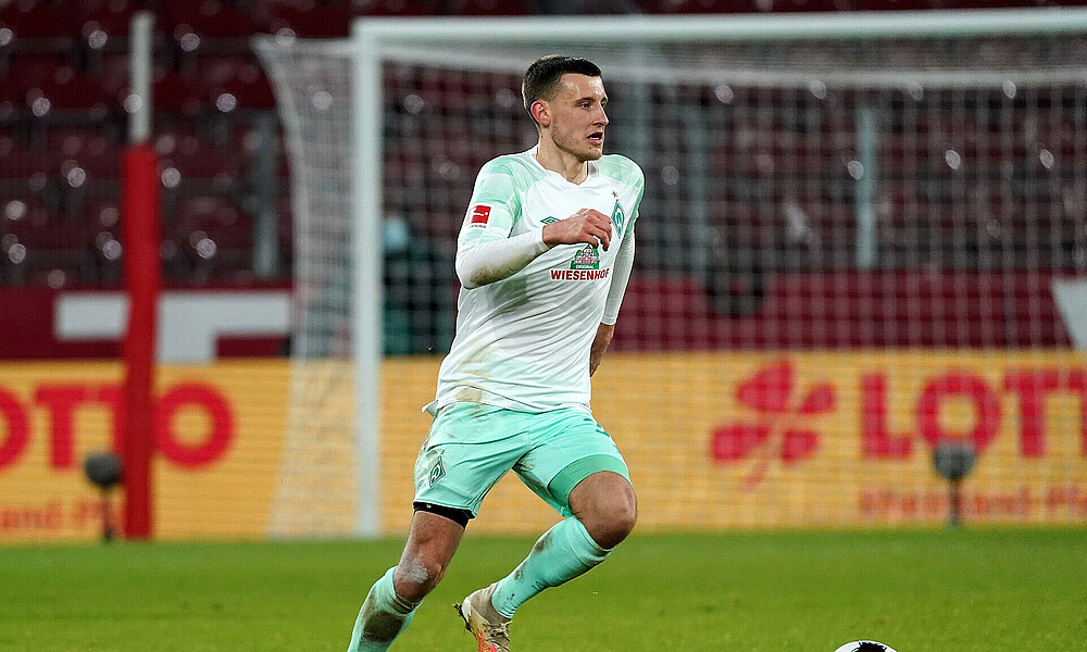 null Maximilian Eggestein vom SV Werder im Auswärtstrikot.