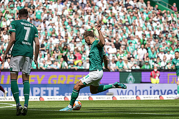 null Werders Niclas Füllkrug schießt.