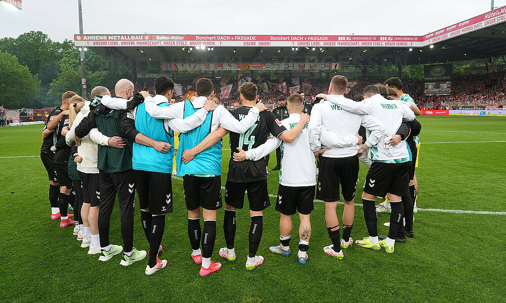 null Mannschaftskreis von Werder nach dem Spiel bei Union Berlin