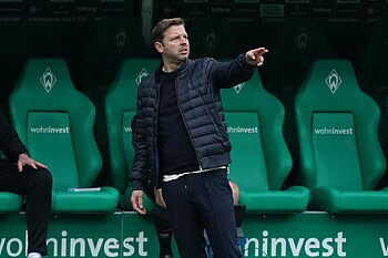 null Florian Kohfeldt an der Seitenlinie.