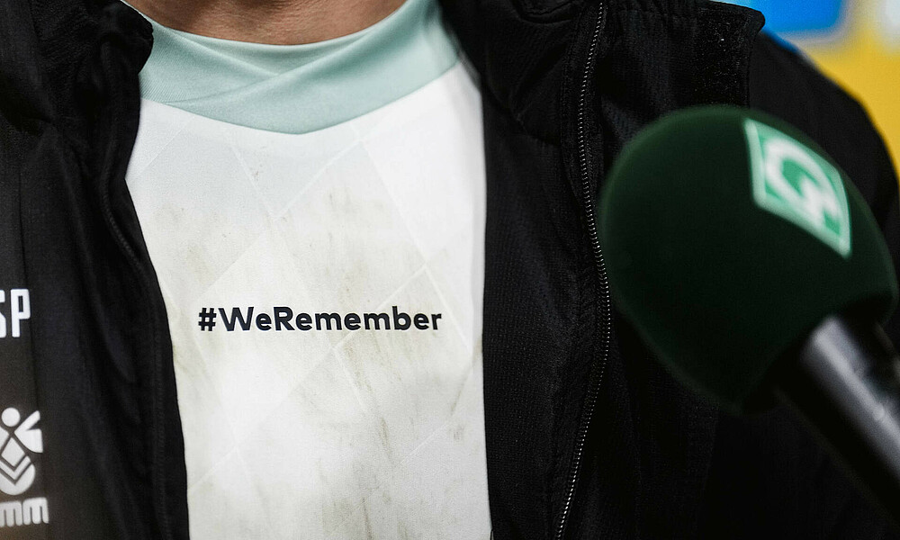 Das Werder-Auswärtstrikot mit #WeRemember-Sonderflock