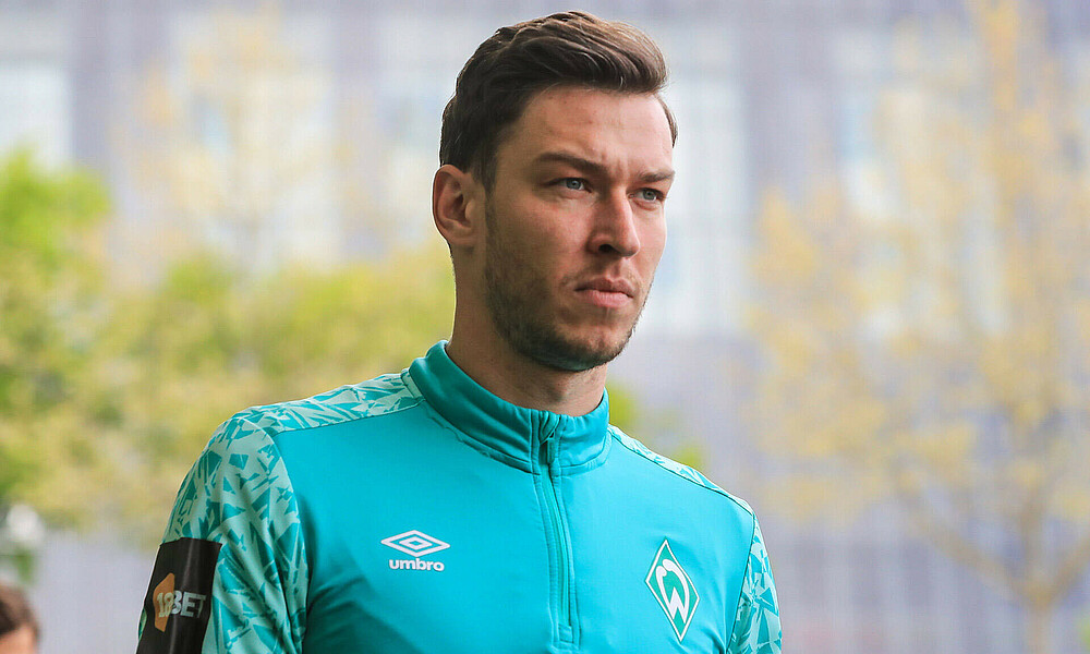 Jiri Pavlenka auf dem Weg zum Training