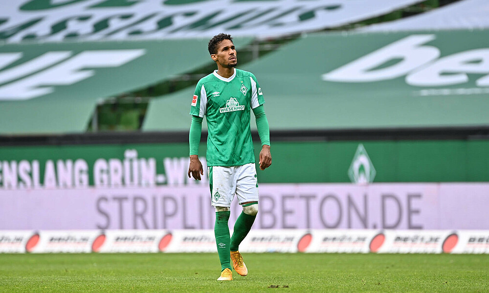 null Theodor Gebre Selassie nach dem Schlusspfiff.