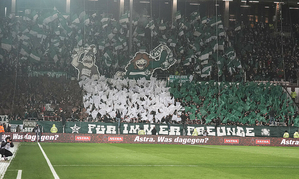 Choreo der Werder-Fans im Gästeblock am Millerntor