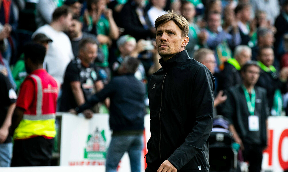 Clemens Fritz auf dem Weg in die Kabine