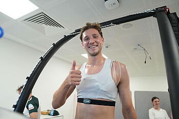 null Niklas Stark nach seiner Untersuchung.