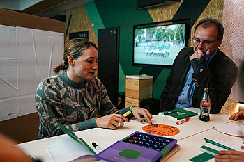 Alison Eriksen ist links im Bild zusehen und Thomas Kessler